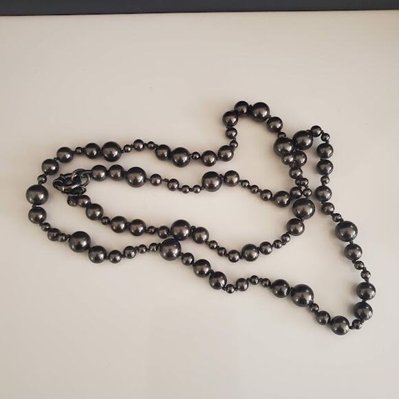 J. Crew Gun Metal Gray Faux Pearl Necklace Faux Hematite Charcoal Gray‎ Casual - Picture 4 of 7